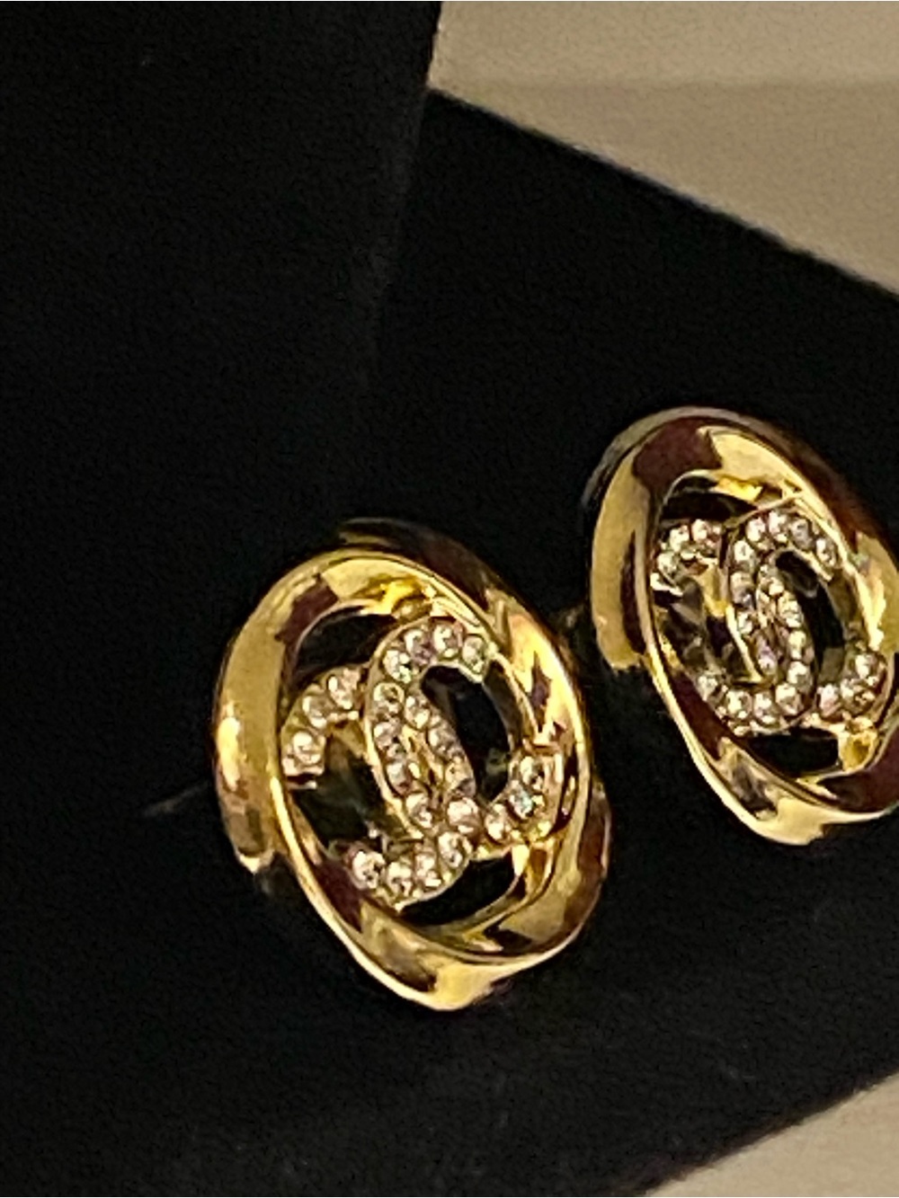 Fashion Jewelry 14K Gold Plated Round Logo C-C Crystal Luxury Earrings - Picture 5 of 5